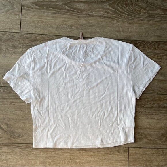 NWT BCBGeneration  Solid Crop T-shirt - Picture 8 of 9